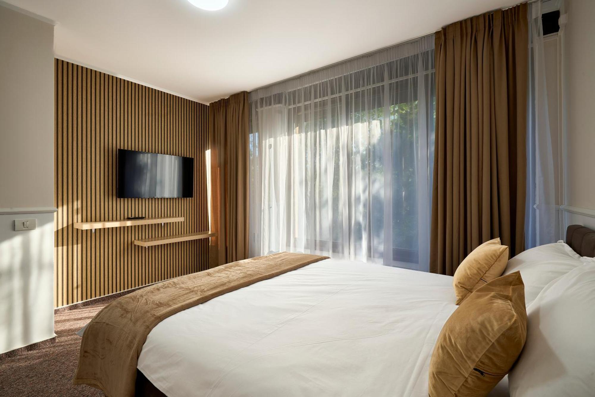 Therme Airport Resort Corbeanca ภายนอก รูปภาพ