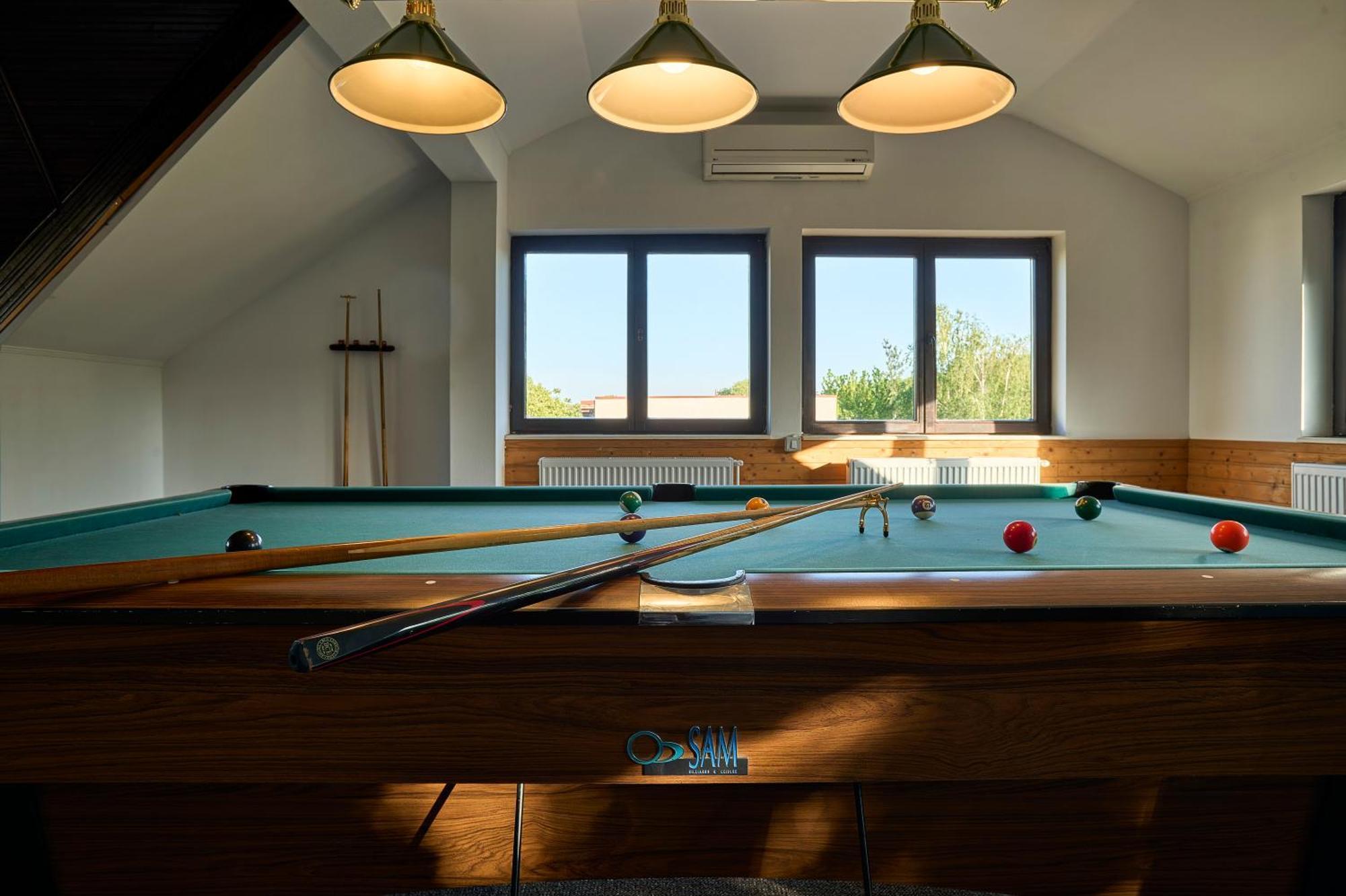 Therme Airport Resort Corbeanca ภายนอก รูปภาพ
