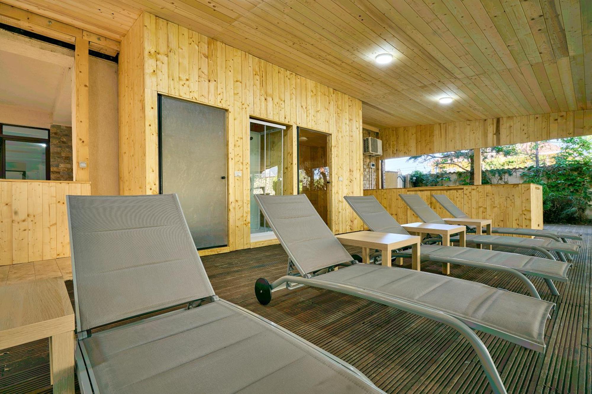 Therme Airport Resort Corbeanca ภายนอก รูปภาพ