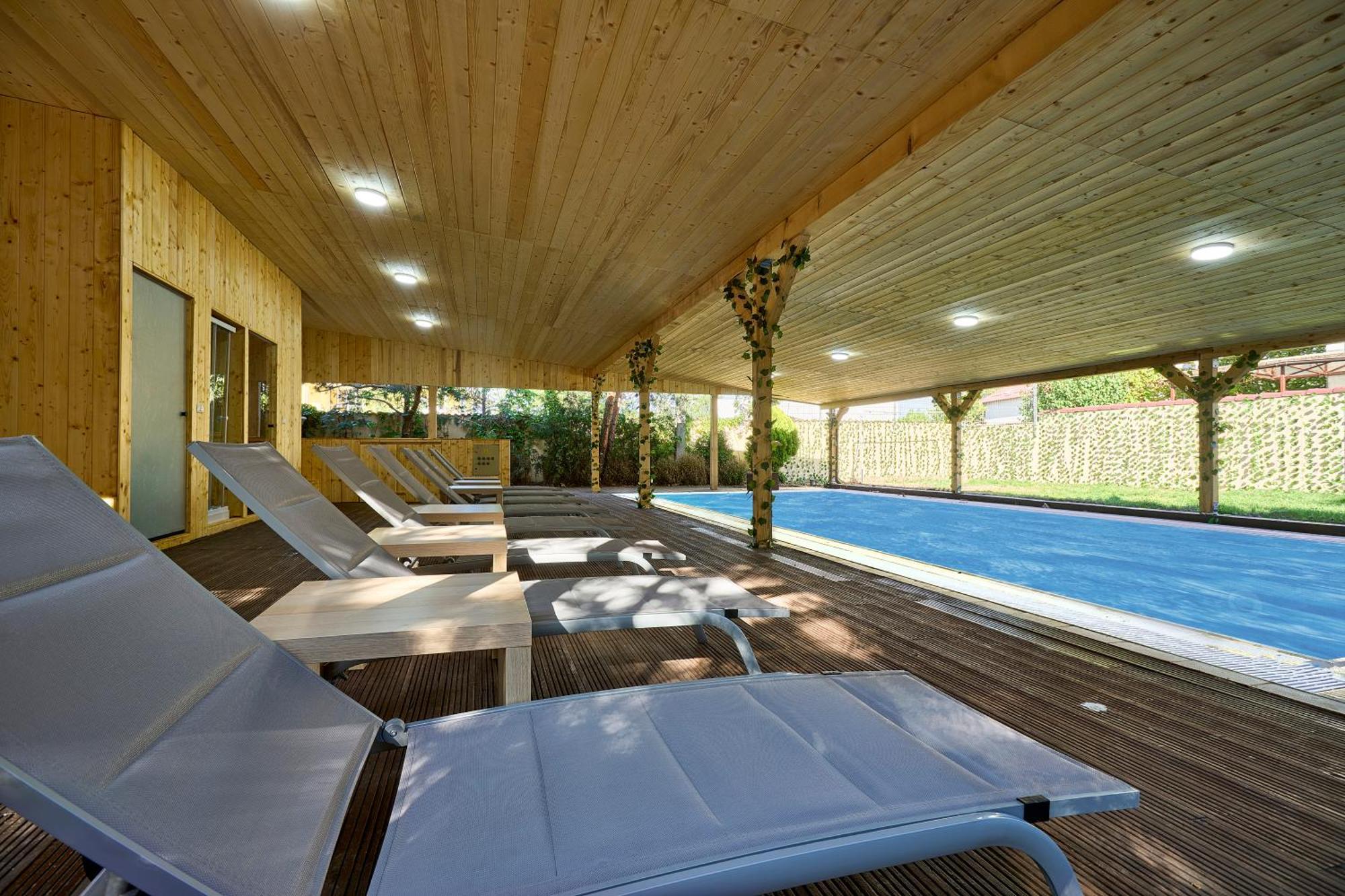 Therme Airport Resort Corbeanca ภายนอก รูปภาพ